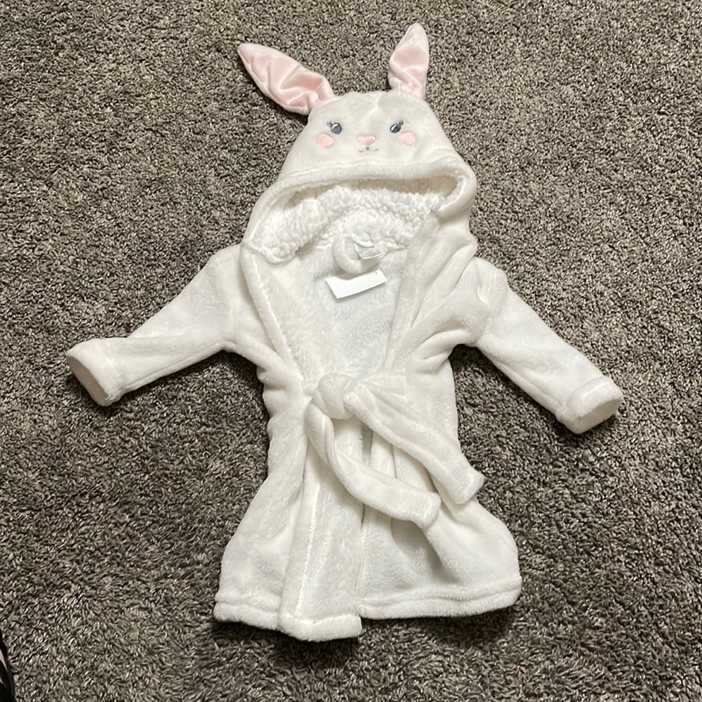 Modern baby bunny robe 0 to 9 month bunny robe w/ears Like‎ new condition